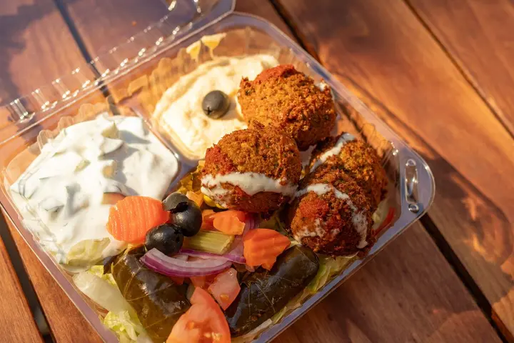 Falafel salad
